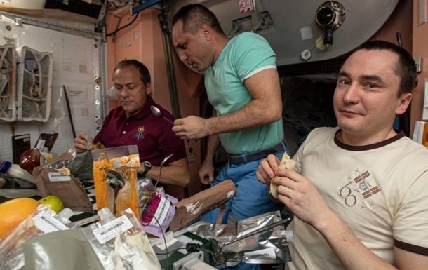 Экипаж МКС при желании сможет 15 раз встретить Новый год
