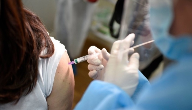 Минздрав в декабре провалил план по вакцинации против коронавируса