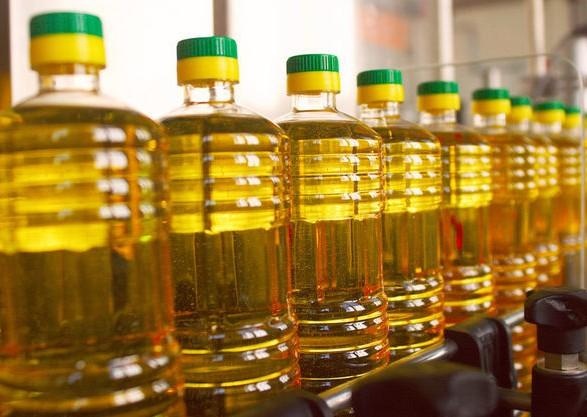Супермаркеты в январе подняли цены на подсолнечное масло