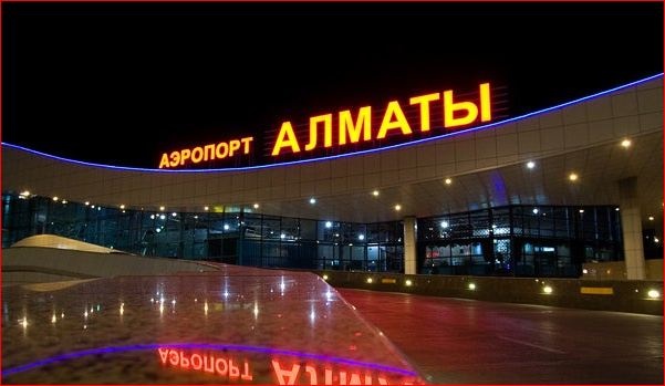 "Извините, аэропорт захвачен", - из аэропорта Алматы идет эвакуация сотрудников