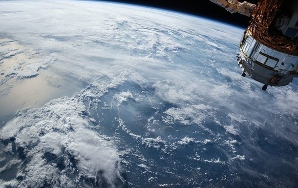Украина намерена запустить в космос восемь спутников
