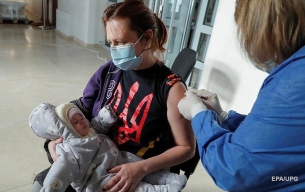 Более 50 тысяч украинцев уже получили бустерную прививку