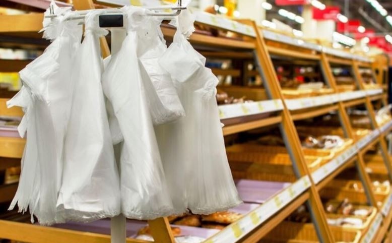 Пластиковые пакеты подорожают: сколько будут стоить в магазинах с февраля