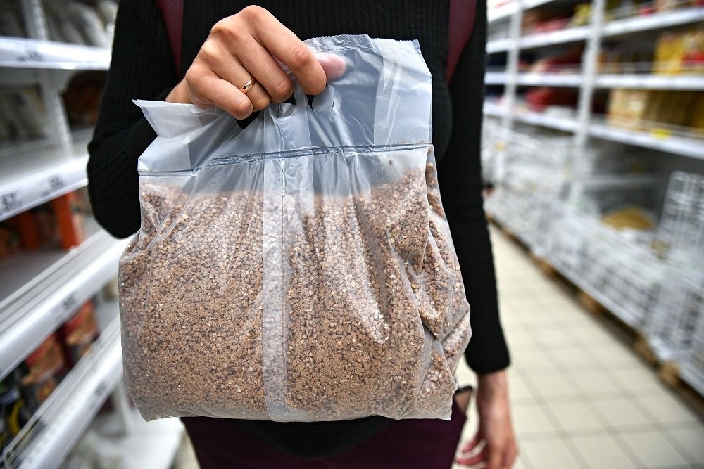 Крупная сеть супермаркетов может остановить продажу популярных продуктов питания