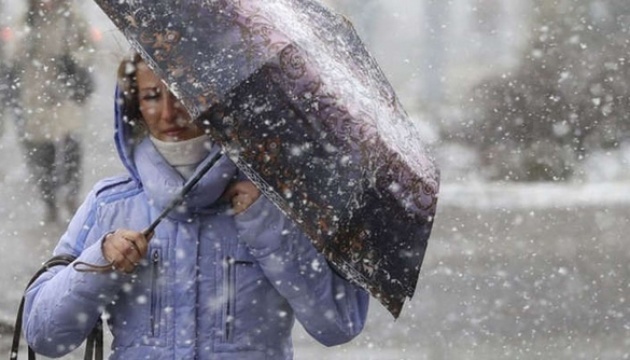 В Украине объявлено штормовое предупреждение: где будут сильный ветер и снег