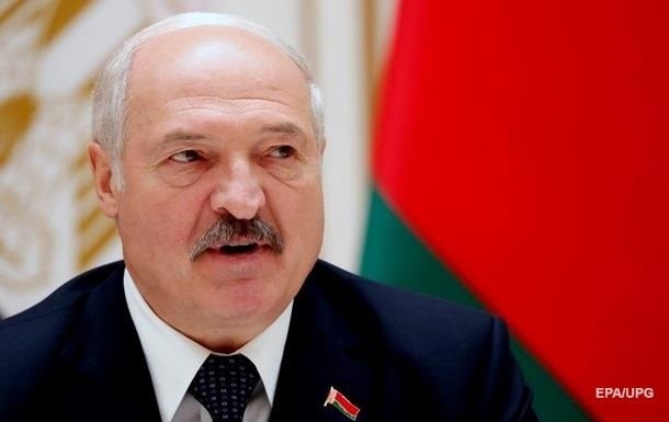 Лукашенко утверждает, что на ногах перенес "Омикрон"