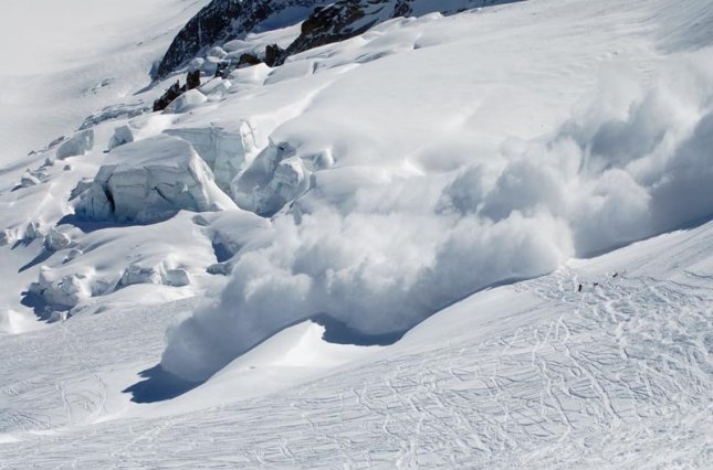 Спасатели предупредили о возможном сходе лавин в Карпатах