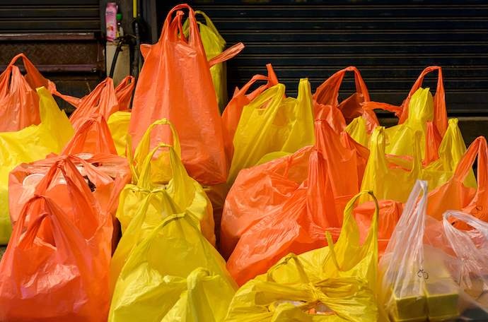 В Украине дорожают пластиковые пакеты в магазинах