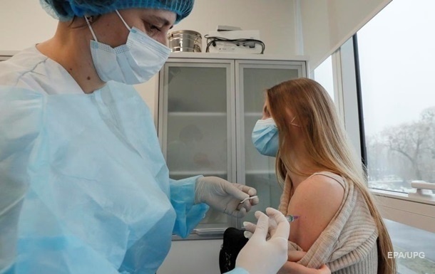 В Украине за сутки вакцинировали более 75 тысяч человек