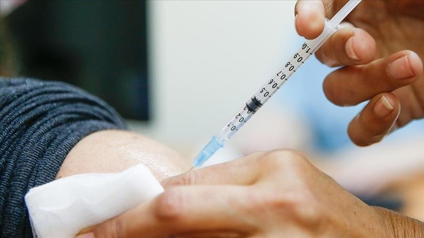 Прививки от коронавируса получила половина взрослого населения Украины – Минздрав