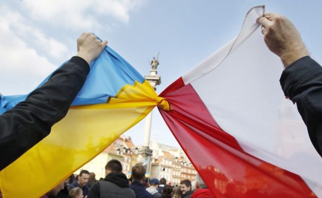 Польша бесплатно передаст Украине военную технику