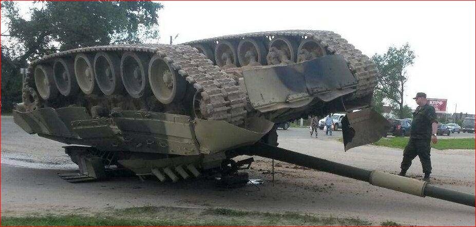 Возле Украины "лег отдохнуть" российский танк