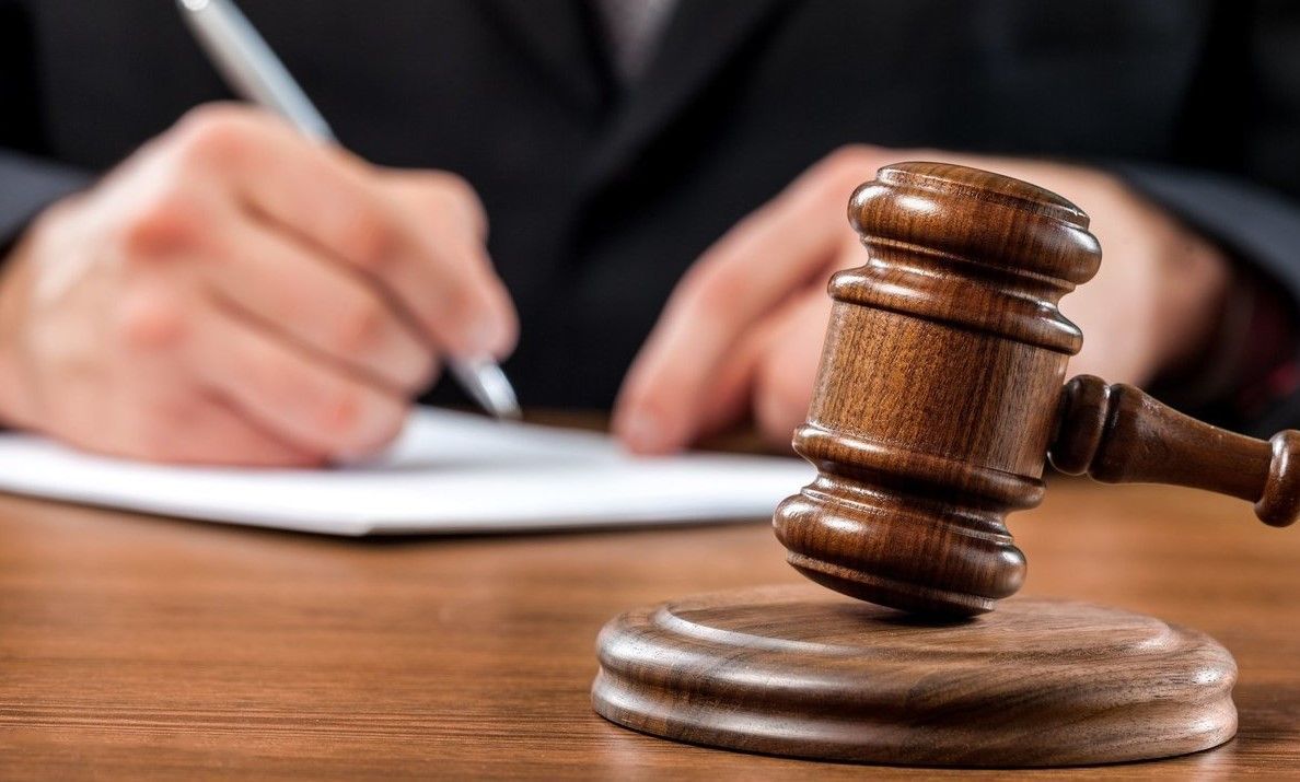 Рассмотрение дел о санкциях СНБО в Верховном Суде затягивается по вине СБУ – судья КАС Хохуляк
