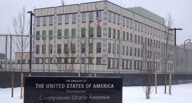 Основной штат сотрудников посольства США уже перебрался из Киева во Львов