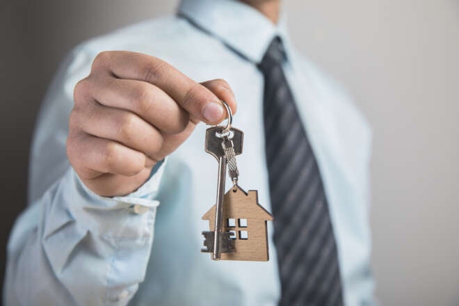 Активность на рынке недвижимости резко снизилась