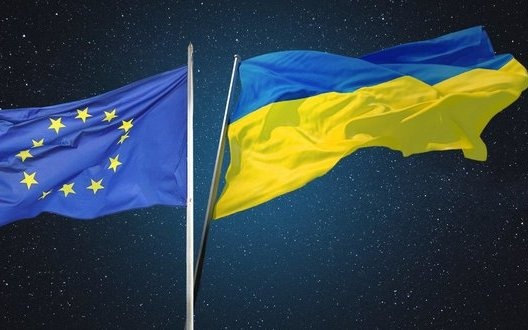 Посольства стран ЕС продолжают работать в Киеве на фоне угрозы вторжения РФ