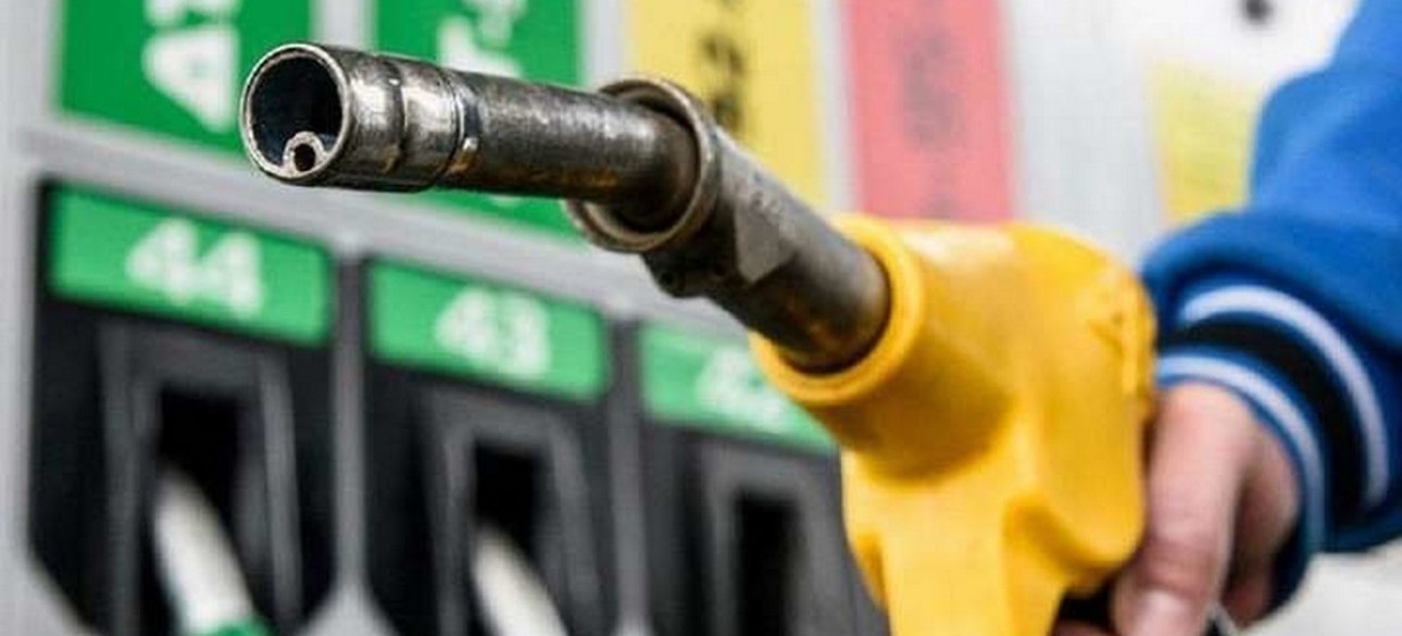Цены на бензин: Минэкономики вновь подняло среднюю стоимость топлива