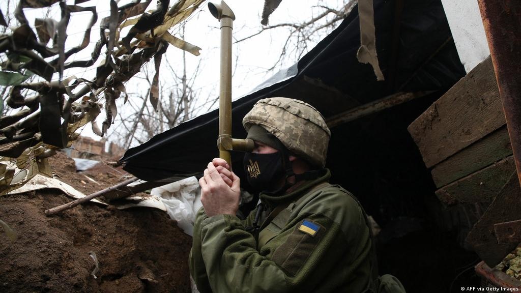 Украинским военным решили повысить зарплаты с марта