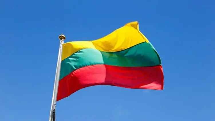 Литва переводит часть персонала посольства из Киева во Львов