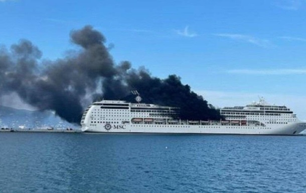 У берегов Греции горел пассажирский паром