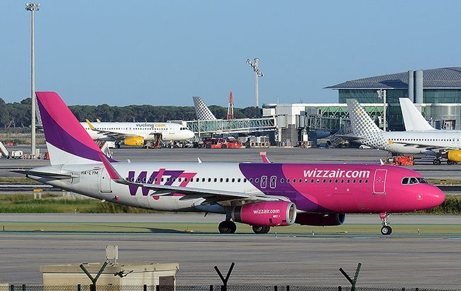 Лоукостер Wizz Air отложил рейсы по 16 направлениям из Украины