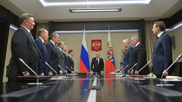Обострение на Донбассе: Путин созвал большой Совет безопасности