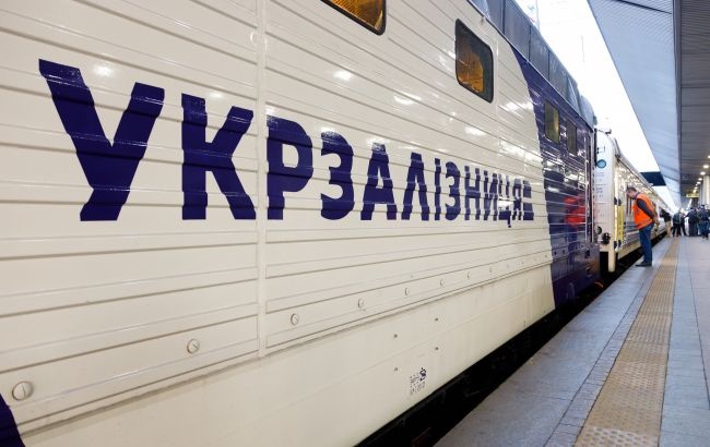 УЗ остановила движение поездов на Харьков