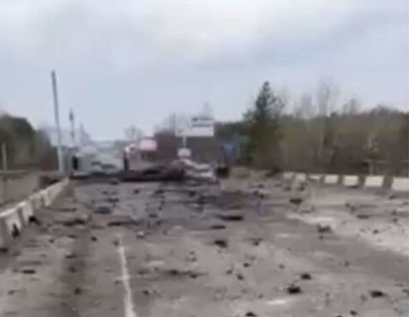 Под Киевом взорван мост: движение транспорта перекрыто