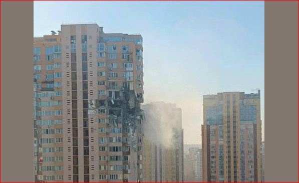 В жилой дом Киева  попала ракета: подробности