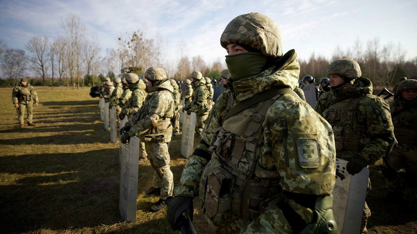 СНБО предложил Раде ввести чрезвычайное положение на всей территории Украины