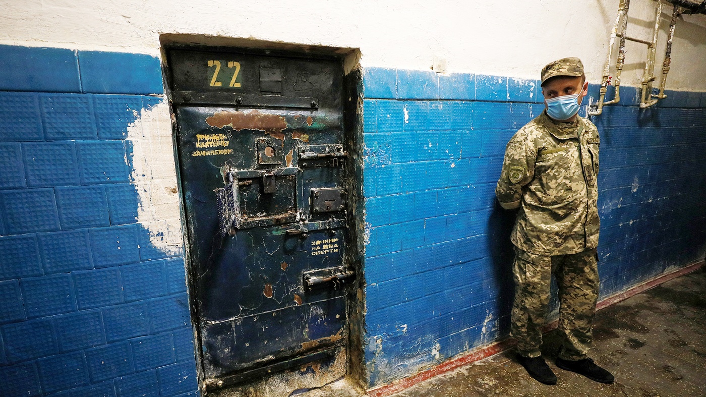 Усилить боевые подразделения: заключенных УБД освободят для участия в войне