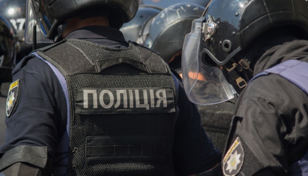 На одной из станций метро Киева полицейские задержали диверсантов с арсеналом оружия