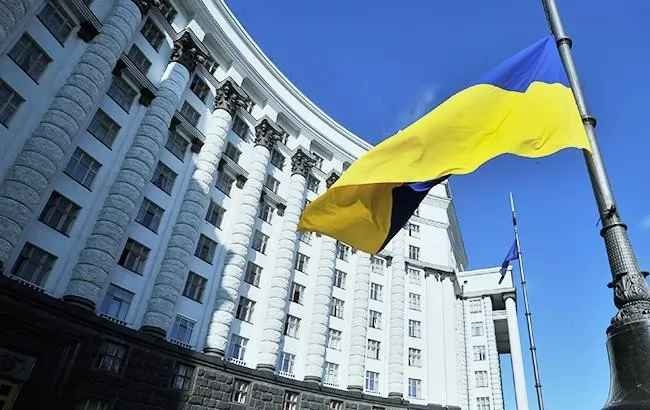 Кабмин расширил программу эвакуации предприятий из зоны боевых действий на запад Украины