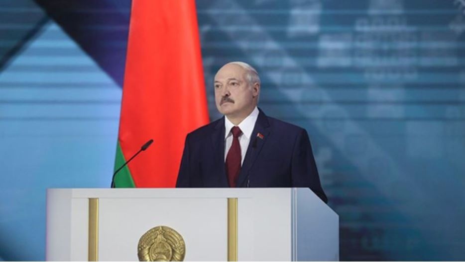 Лукашенко заявил, что Путин "спас" Беларусь от "нападения украинцев"