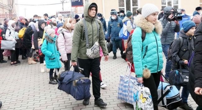Украина открывает 10 гуманитарных коридоров для эвакуации людей