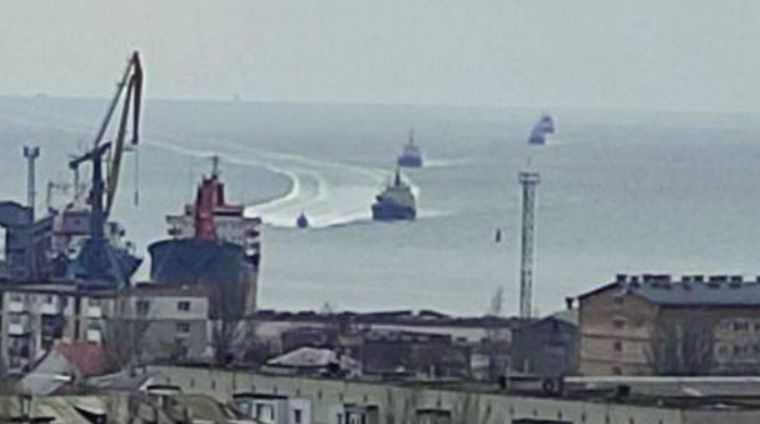 В Бердянск зашли корабли РФ