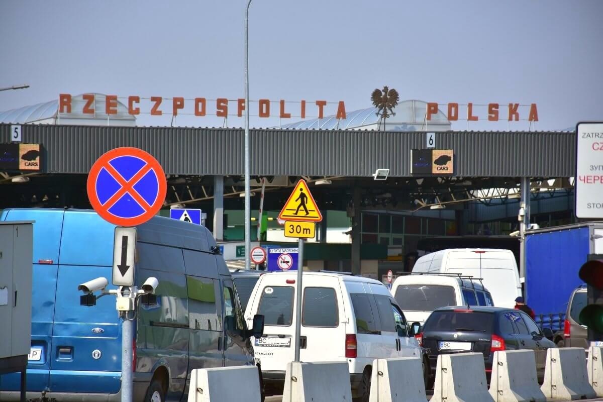 Полис ОСАГО: украинским водителям пошли на уступки в Европе