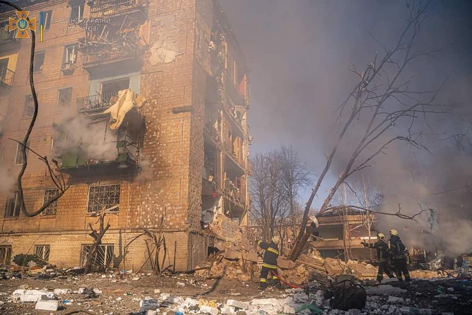 Киев подвергся очередной атаке с неба: фото последствий утреннего удара
