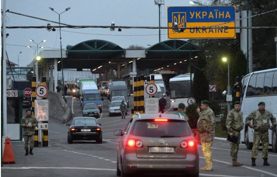 Число выехавших из Украины уменьшилось