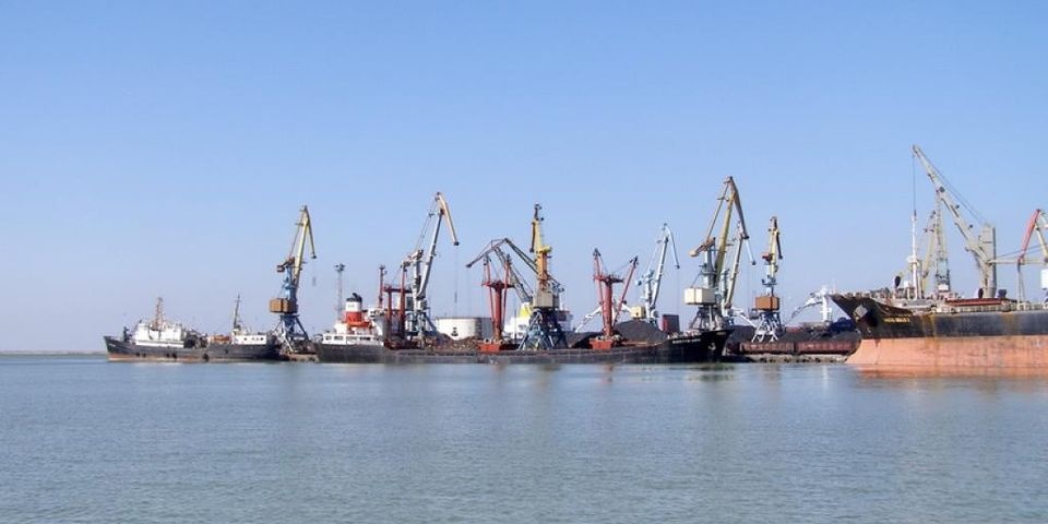 Оккупанты похитили из порта Бердянска 5 кораблей с зерном - глава ОВА