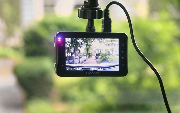 В Украине запретили использовать видеорегистраторы на авто