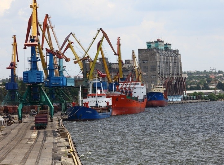 Враг нанес удар по морскому порту Николаева