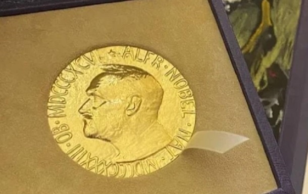 Лауреат Нобелевской премии мира передает свою медаль в пользу украинских беженцев