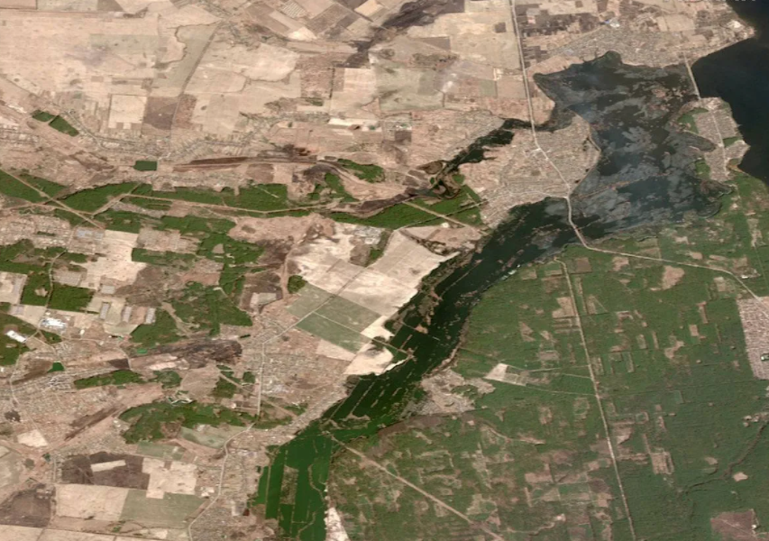 Повреждение дамбы на реке Ирпень: в сети показали, как затопило территорию Киевщины