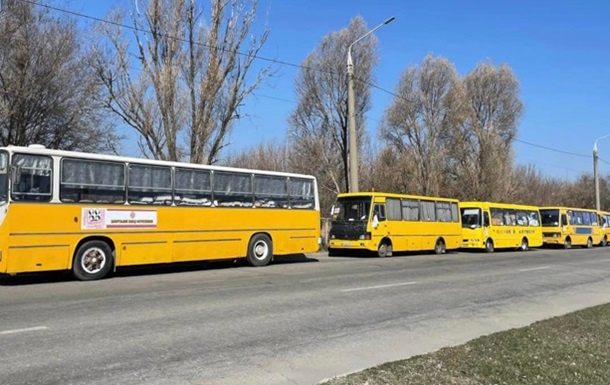 Оккупанты пропустили гуманитарную колону в Мелитополь