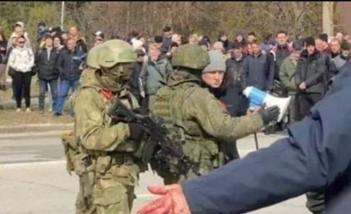 Войска РФ вышли из Славутича и отпустили мэра