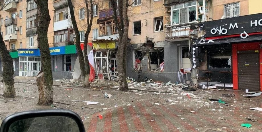 Уцелевшая в бомбардировке драмтеатра в Мариуполе украинка пешком дошла до Бердянска
