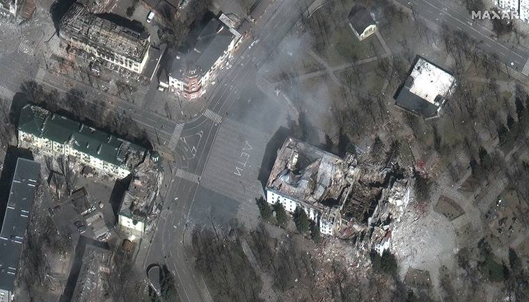 Спутник показал новые снимки руин драмтеатра Мариуполя
