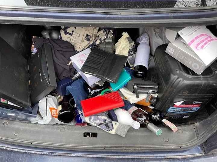 Полный багажник награбленного: под Киевом задержали парочку мародеров