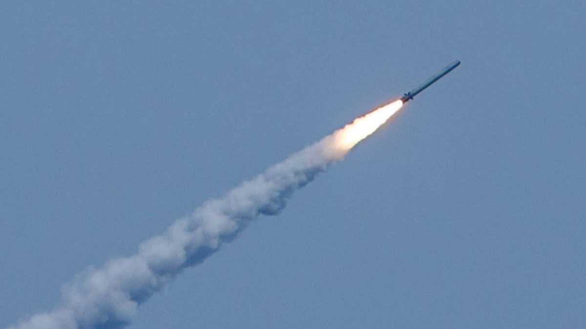 Над Днепропетровской областью ночью сбили две вражеские ракеты